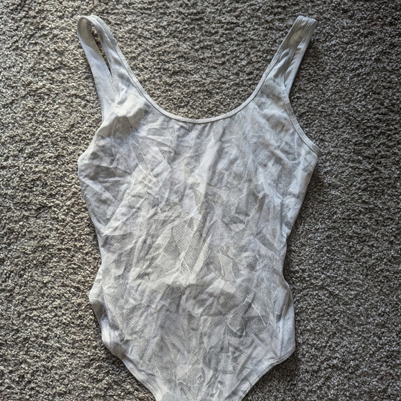 Lululemon Arise Bodysuit *NuluJasmine White Multi - Picture 4 of 8